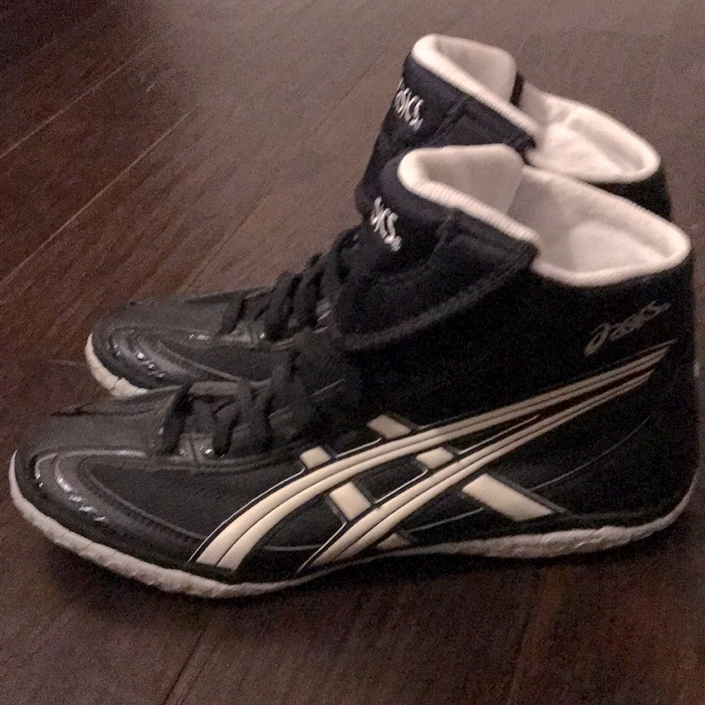 ASICS - Picture 2 of 11